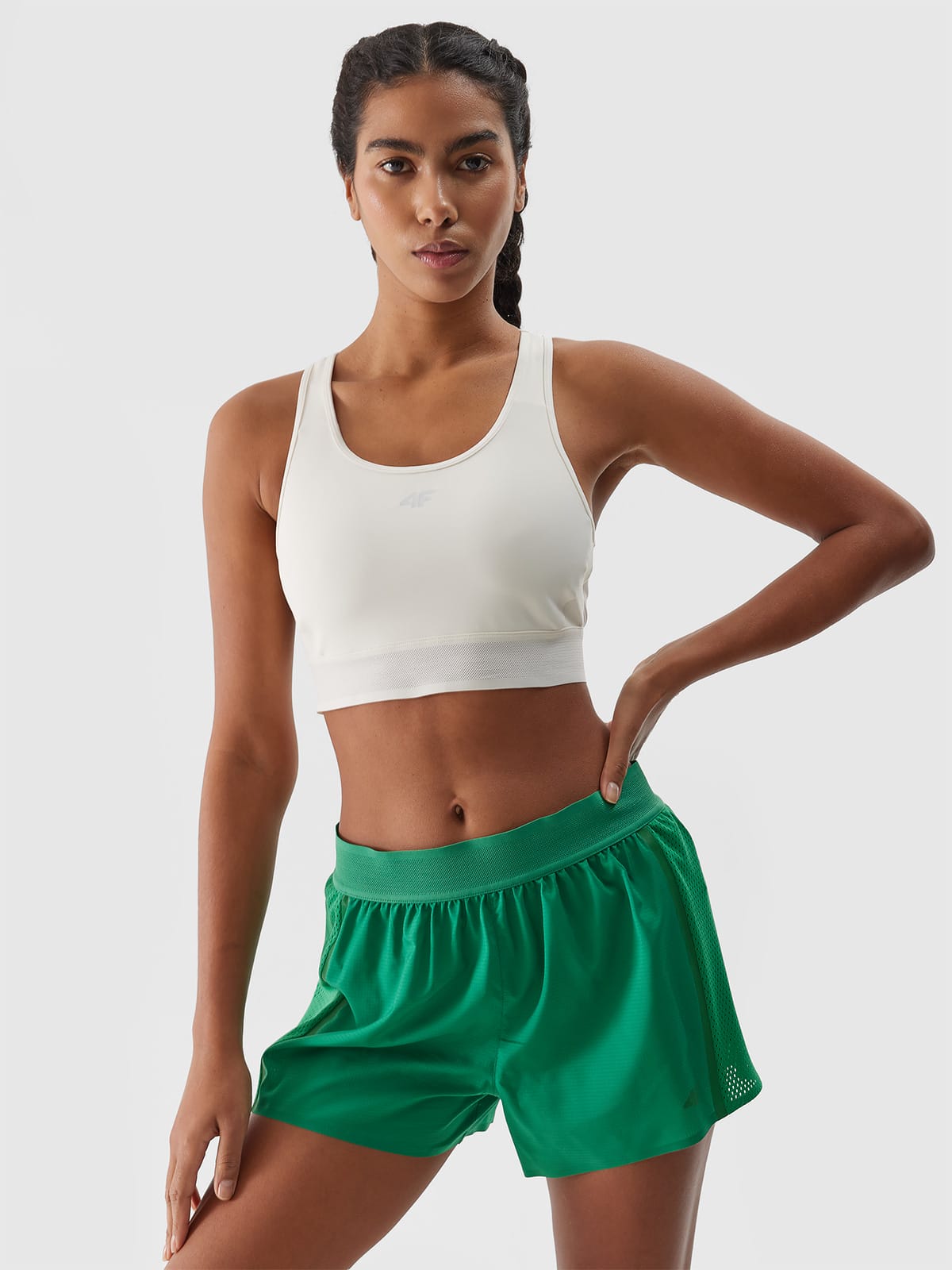 Pantaloni scurti de alergare verzi pentru femei cu betelie elastica si cu uscare rapida 4F