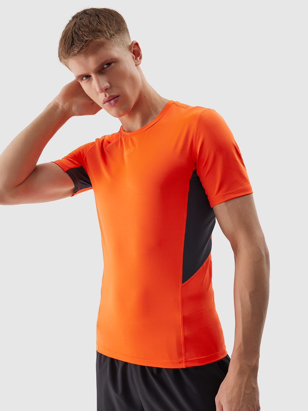 Tricou de antrenament portocaliu pentru barbati cu croiala slim si perforatii la subrat 4F